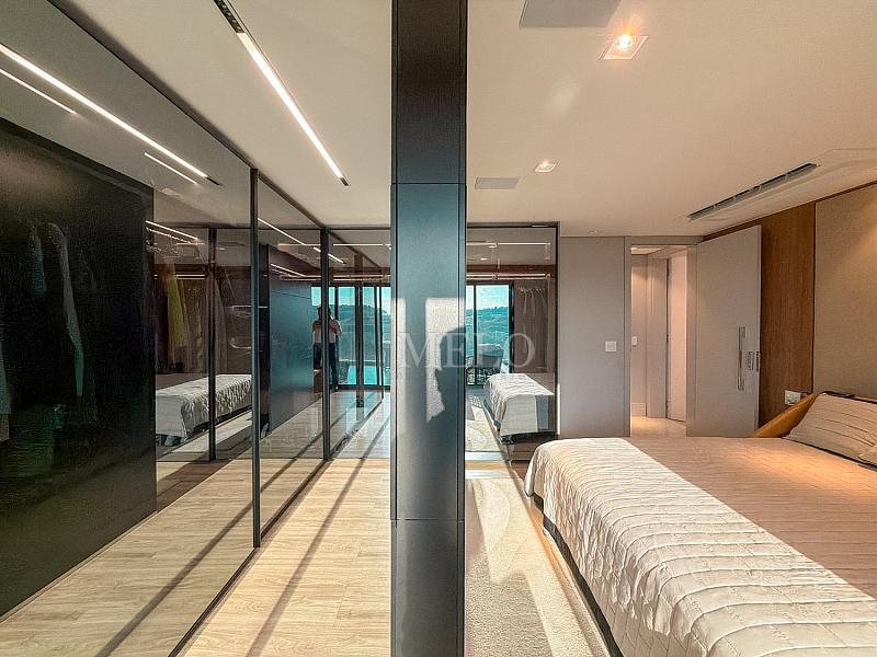 Uma casa que impressiona na chegada e conquista pela vista. 41