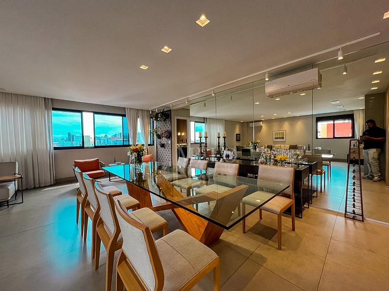 Lind�ssimo Apartamento no Cidade Nova para quem valoriza  exclusividade e alto padr�o a Venda por R$2.650.000,00. 3