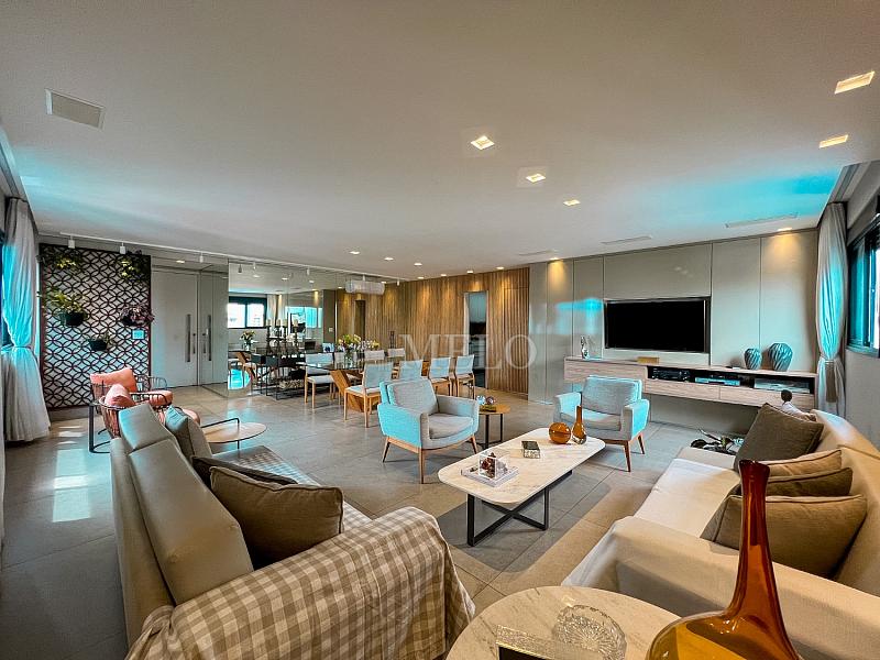 Lind�ssimo Apartamento no Cidade Nova para quem valoriza  exclusividade e alto padr�o a Venda por R$2.650.000,00. 6