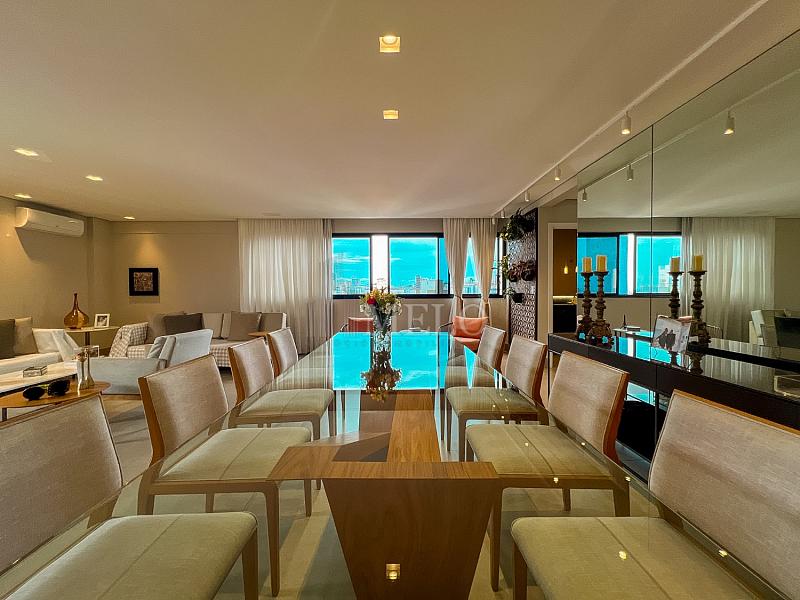 Lind�ssimo Apartamento no Cidade Nova para quem valoriza  exclusividade e alto padr�o a Venda por R$2.650.000,00. 8