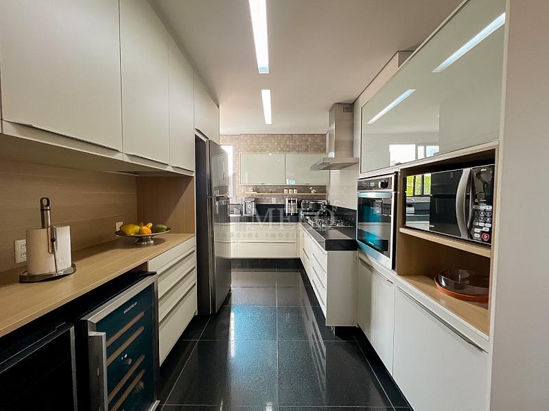 Lind�ssimo Apartamento no Cidade Nova para quem valoriza  exclusividade e alto padr�o a Venda por R$2.650.000,00. 11