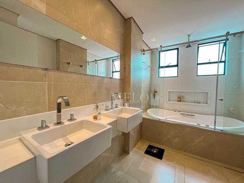 Lind�ssimo Apartamento no Cidade Nova para quem valoriza  exclusividade e alto padr�o a Venda por R$2.650.000,00. 29