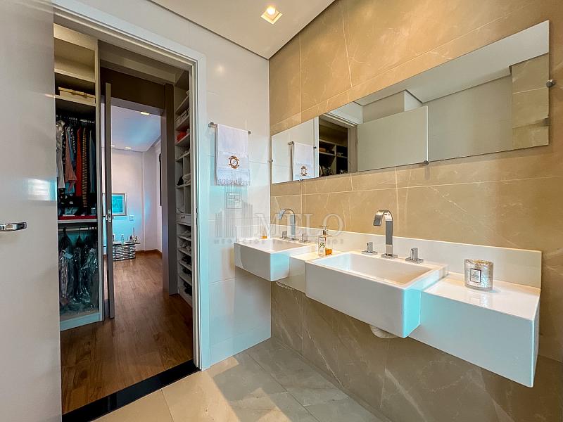 Lind�ssimo Apartamento no Cidade Nova para quem valoriza  exclusividade e alto padr�o a Venda por R$2.650.000,00. 31