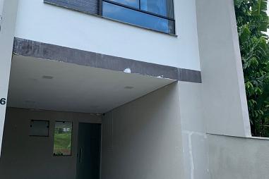 SUPER  SOBRADO COM 3 DORMITORIOS