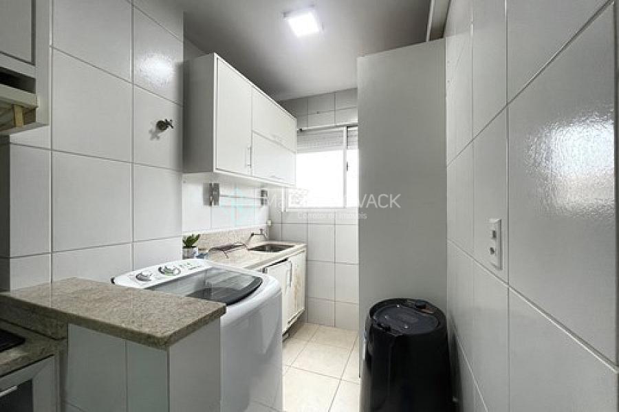Apartamento semi mobiliado no centro em Crici�ma, 2 quartos sendo 1 su�te 11