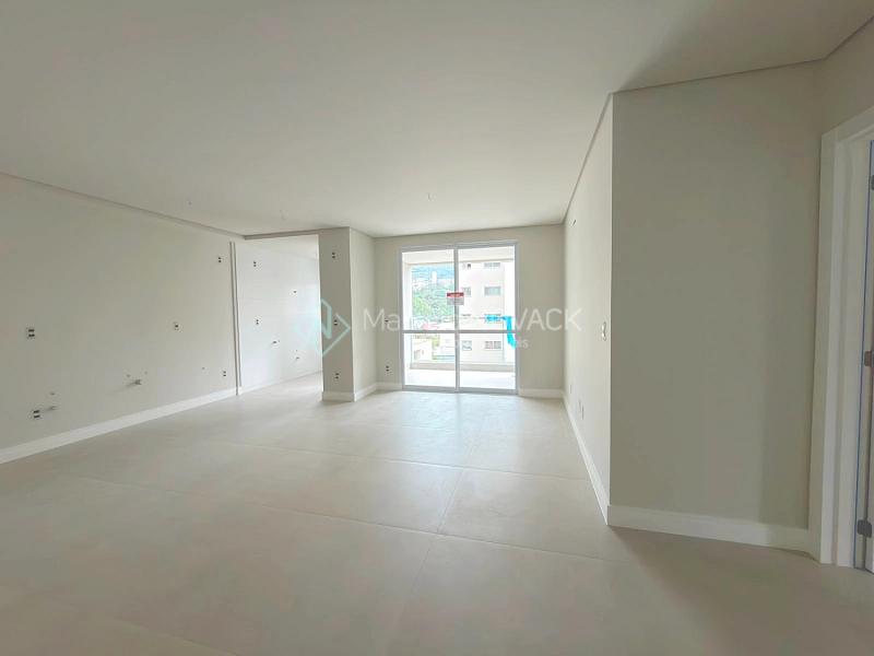 no Cruzeiro do Sul, em Crici�ma, apartamento 3 quartos sendo 1 su�te 4
