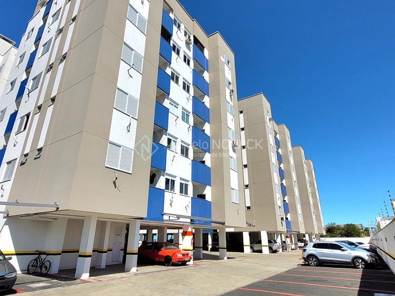 Apartamento semi mobiliado em Crici�ma, bairro Santa Catarina, 2 quartos, 1 su�te 1