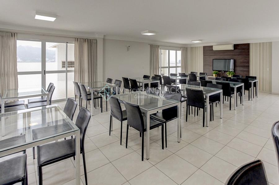 apartamento 2 quartos sendo 1 su�te, semi mobiliado no Centro de Crici�ma 8