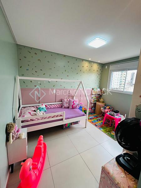 Apartamento mobiliado no Centro de Crici�ma 3 quartos sendo 1 su�te 27