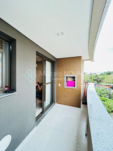 Apartamento mobiliado no Centro de Crici�ma 3 quartos sendo 1 su�te 26