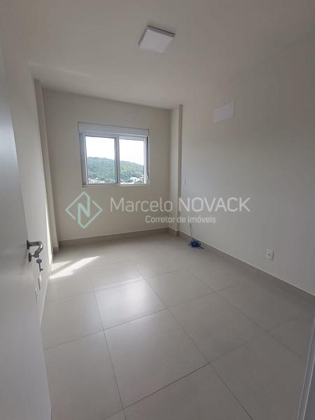 Desocupado na Próspera em Criciúma, apartamento 3 quartos sendo 01 suite, piscina — foto 4