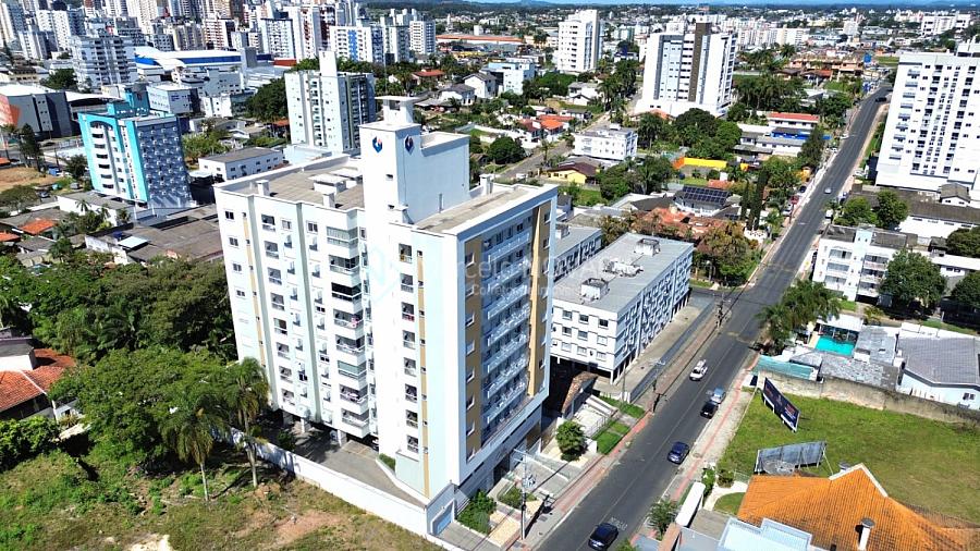 Apartamento semi mobiliado 2 quartos sendo 1 su�te em Crici�ma 36