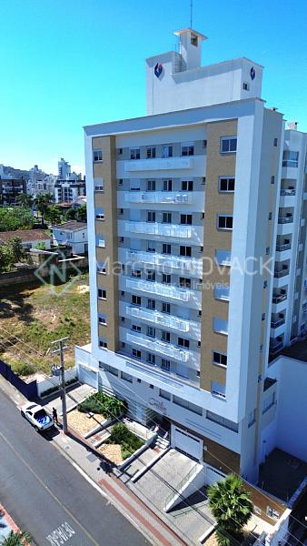 Apartamento 2 quartos sendo 1 su�te em Crici�ma 34