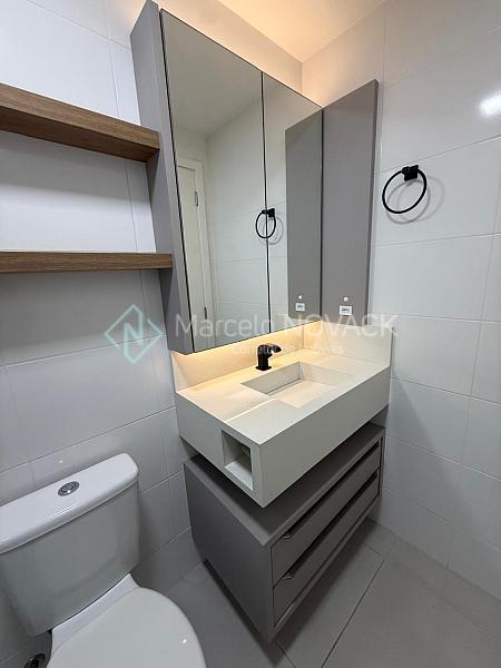 Apartamento mobiliado, 2 quartos sendo 1 suite, no Centro de Crici�ma 13