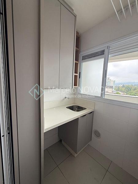 Apartamento mobiliado, 2 quartos sendo 1 suite, no Centro de Crici�ma 10