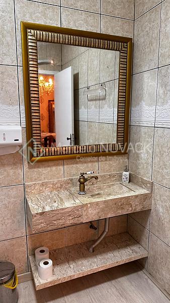 Casa Alvenaria, Comercial, Mobiliada, no Vera Cruz em Crici�ma. 24