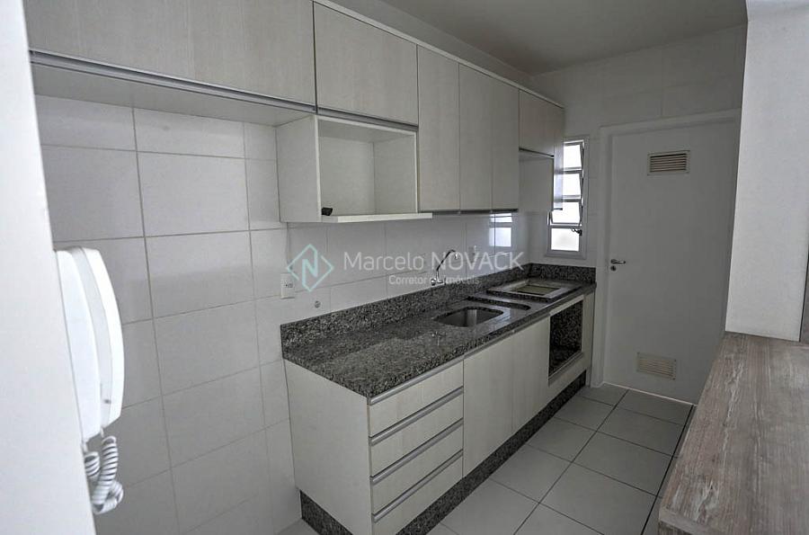 Apartamento desocupado no centro em Crici�ma, 2 quartos sendo 1 su�te 10