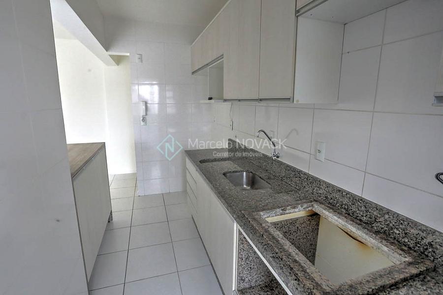 Apartamento desocupado no centro em Crici�ma, 2 quartos sendo 1 su�te 4