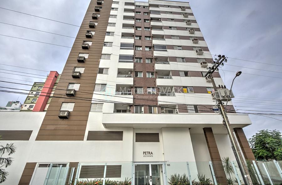Apartamento desocupado no centro em Crici�ma, 2 quartos sendo 1 su�te 13