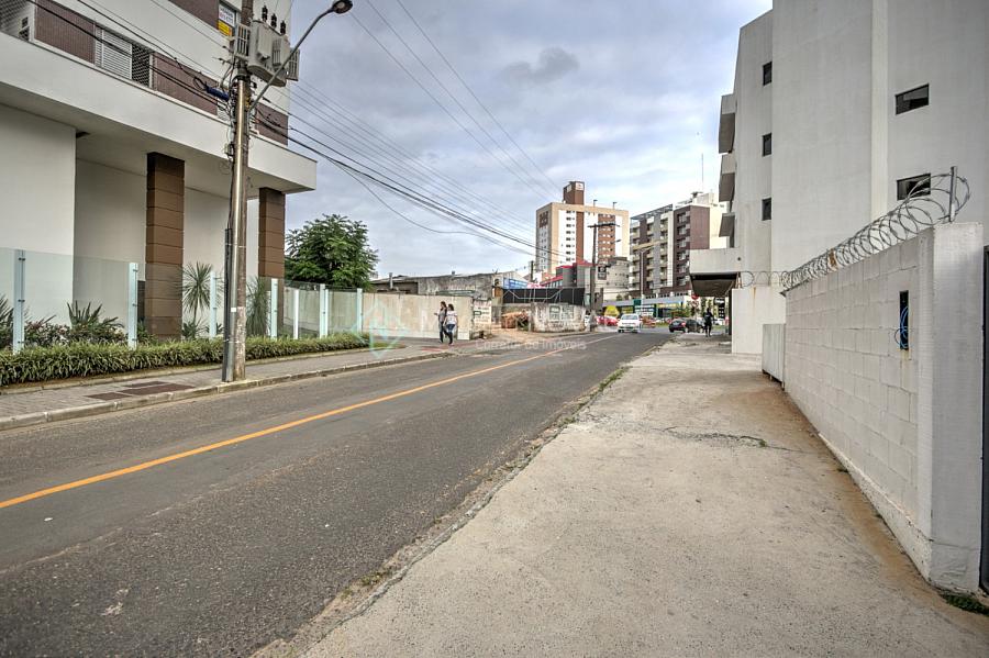 Apartamento desocupado no centro em Crici�ma, 2 quartos sendo 1 su�te 15