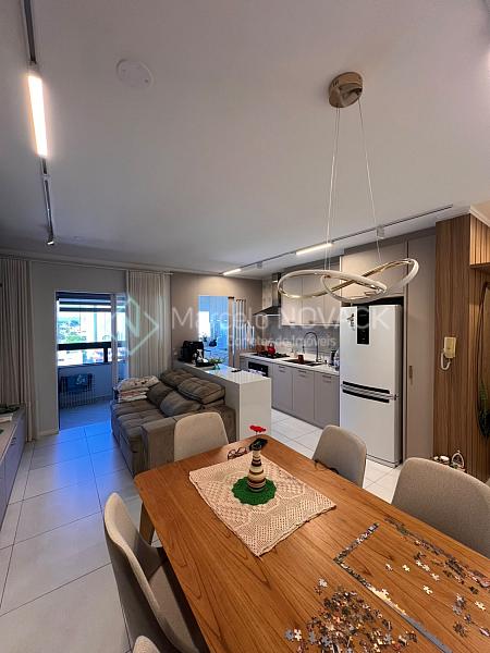 apartamento semi mobiliado no centro em Crici�ma, 2 quartos com 1 su�te 3