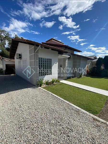 Casa Alvenaria, 3 quartos sendo 1 suite com Hidro, no Pinheirinho em Crici�ma. 1