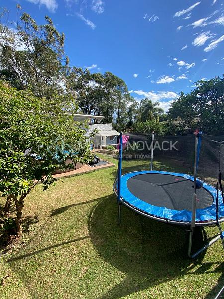 Casa Alvenaria, 3 quartos sendo 1 suite com Hidro, no Pinheirinho em Crici�ma. 5