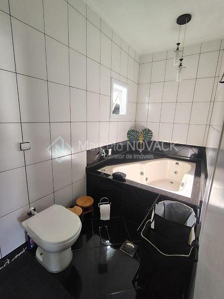 Casa Alvenaria, 3 quartos sendo 1 suite com Hidro, no Pinheirinho em Crici�ma. 17