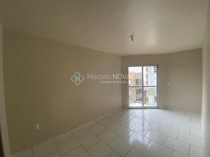 Apartamento 3 quartos sendo 1 suite no Centro de Crici�ma. 4