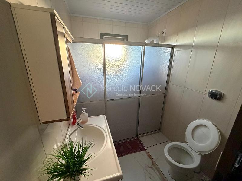 Casa Madeira 2 quartos no Naspolini em Crici�ma 13