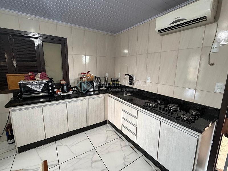 Casa Madeira 2 quartos no Naspolini em Crici�ma 6