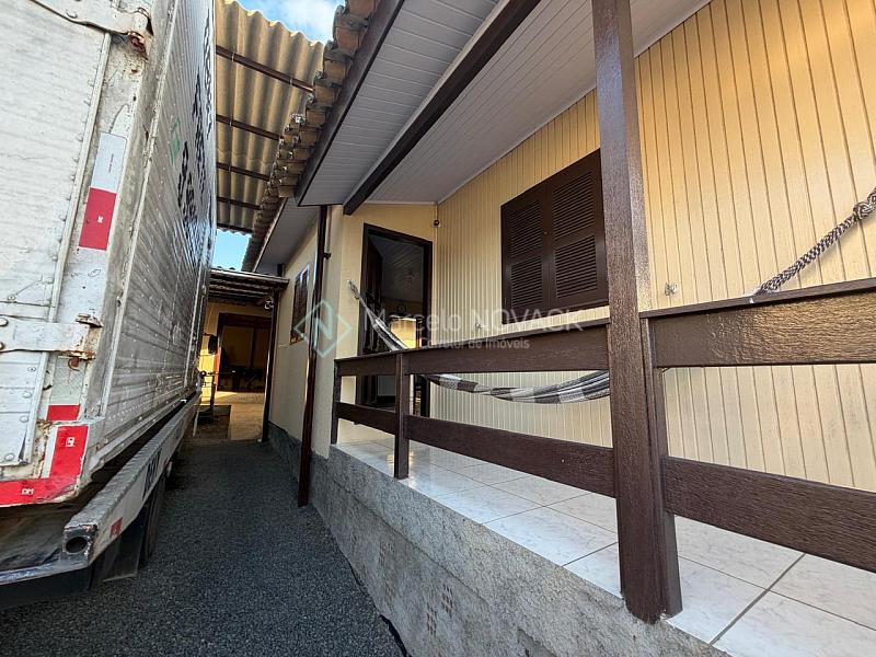 Casa Madeira 2 quartos no Naspolini em Crici�ma 12