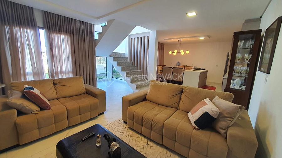 Casa de praia de alvenaria alto padr�o, mobiliada, piscina, linda, no Balne�rio Rinc�o 5