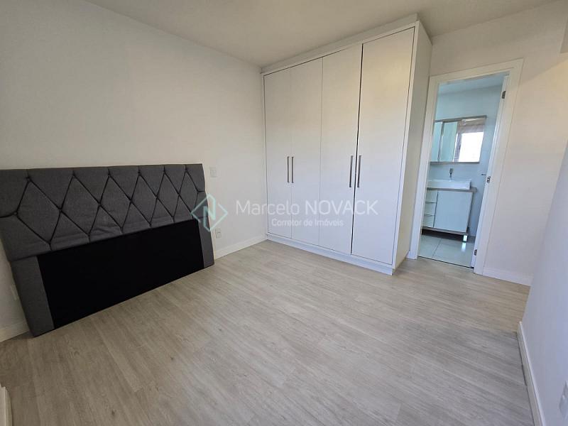 Apartamento 3 quartos sendo 1 suite no S�o Crist�v�o em Crici�ma. 2