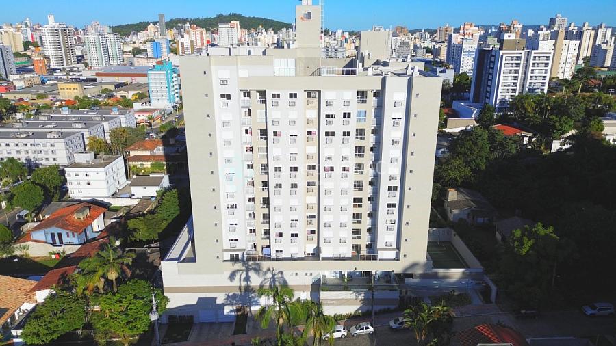Apartamento no Centro em Crici�ma 3 quartos sendo 1 su�te 2