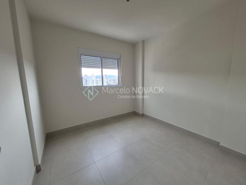 Apartamento no Centro em Crici�ma 3 quartos sendo 1 su�te 31