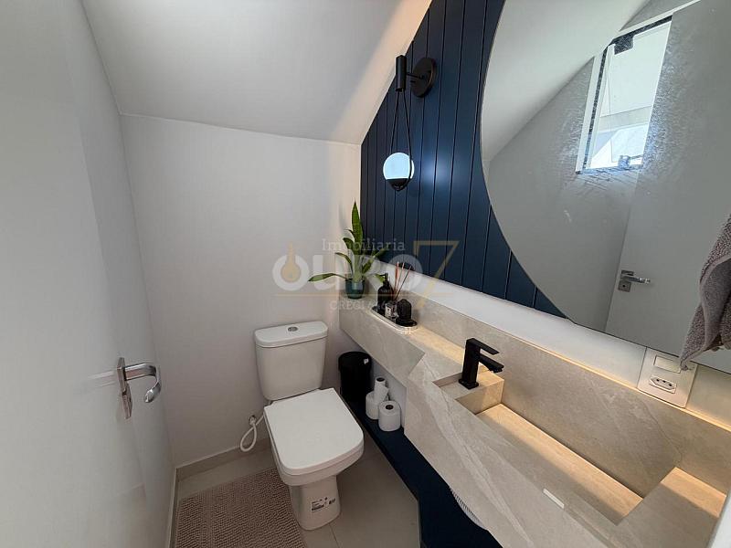 Sobrado no Bairro Espinheiros — foto 4