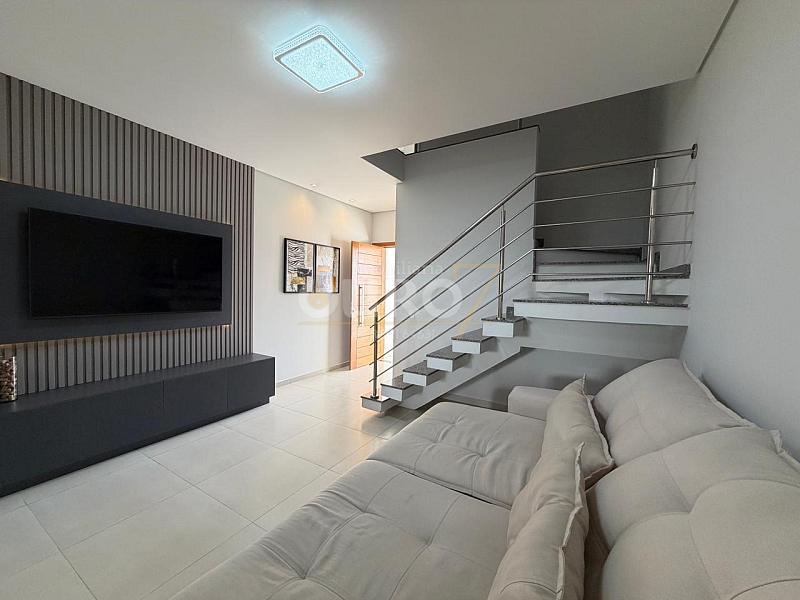 Sobrado no Bairro Espinheiros — foto 9