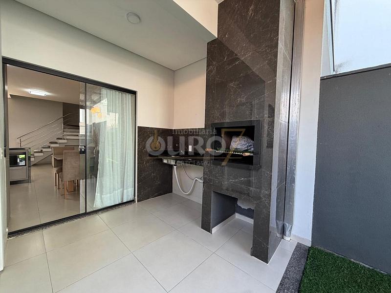 Sobrado no Bairro Espinheiros — foto 12