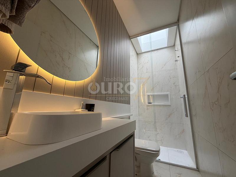 Sobrado no Bairro Espinheiros — foto 11