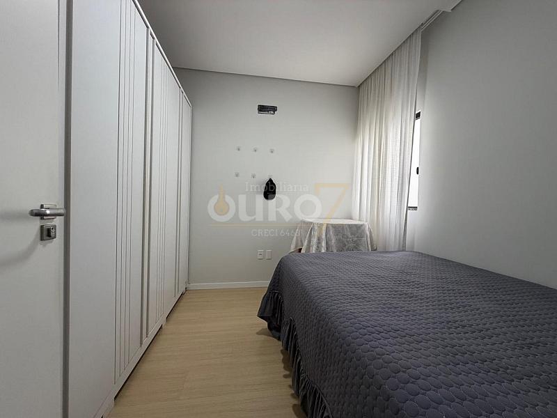 Sobrado no Bairro Espinheiros — foto 13