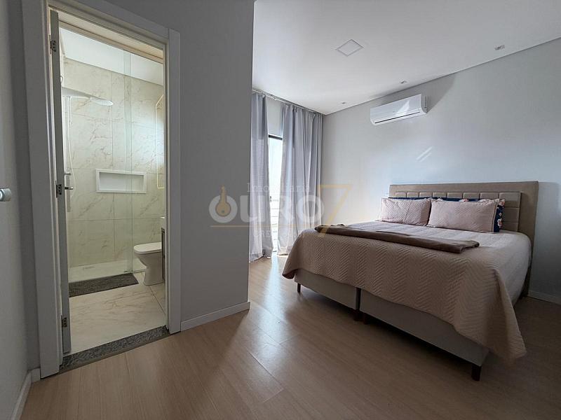 Sobrado no Bairro Espinheiros — foto 16