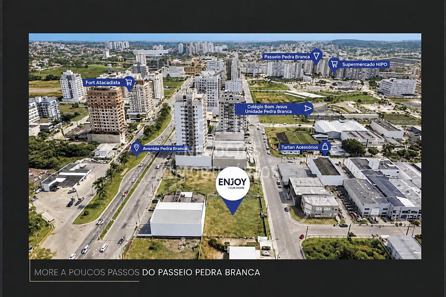 A poucos passos do Passeio Pedra Branca.e do melhor do com�rcio. 15