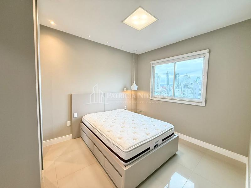Loca��o anual 3 suites centro Balne�rio Cambori� 27