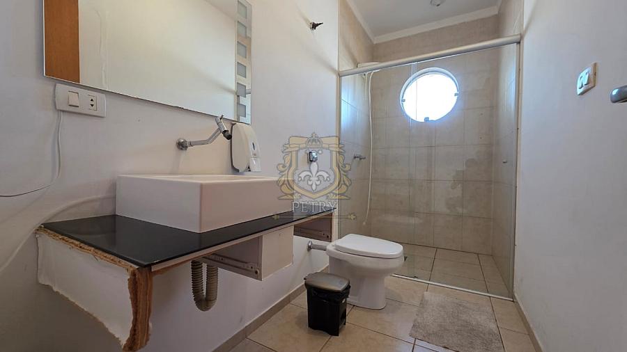 EXCELENTE SOBRADO COMERCIAL NO JD. DONA REGINA — foto 3