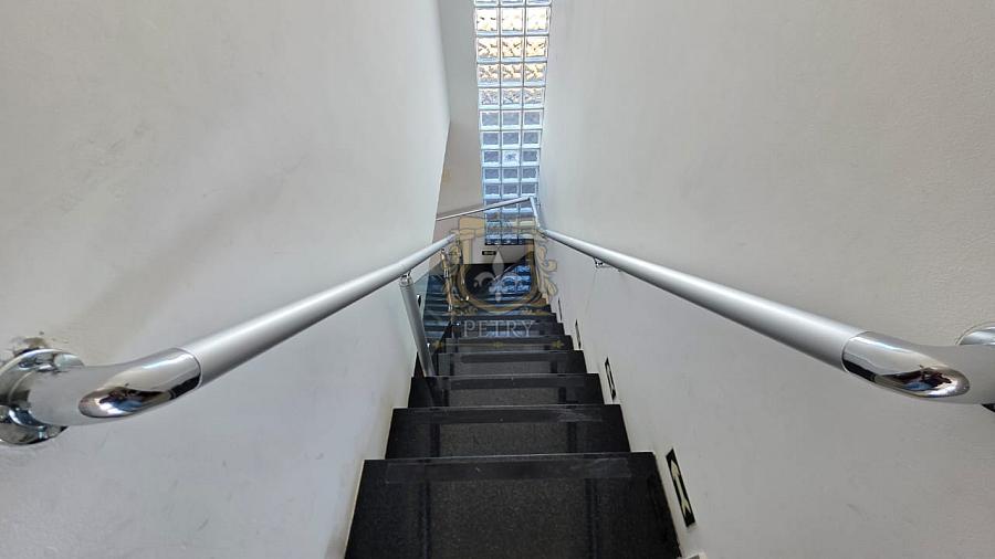 EXCELENTE SOBRADO COMERCIAL NO JD. DONA REGINA — foto 15