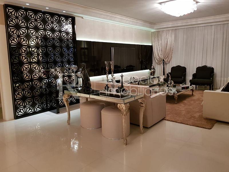 Apartamento frente mar � venda no Atlantic Paradise em Meia Praia � 4 Su�tes e 279 m� 2