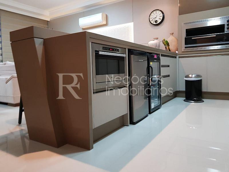 Apartamento frente mar � venda no Atlantic Paradise em Meia Praia � 4 Su�tes e 279 m� 10