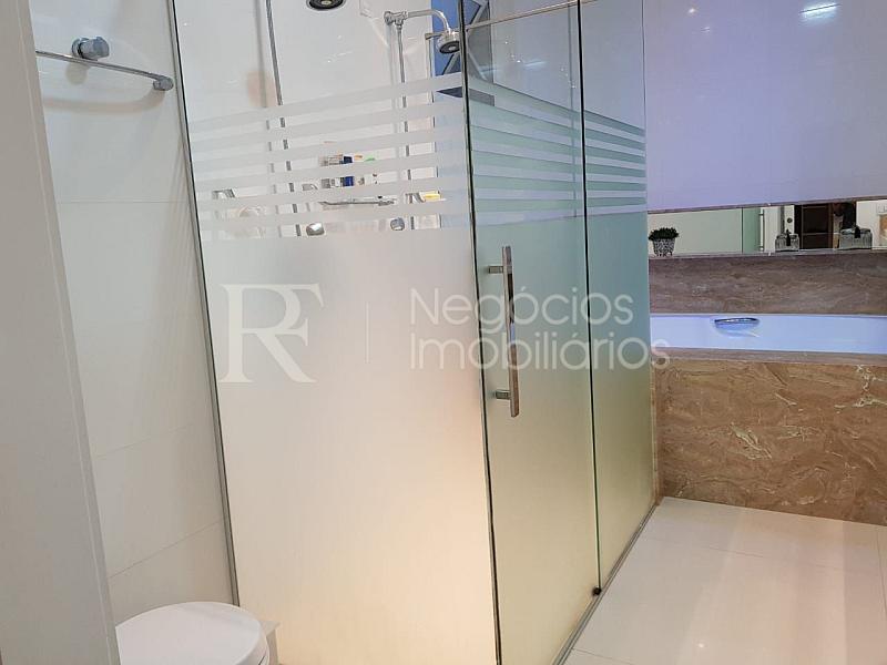 Apartamento frente mar � venda no Atlantic Paradise em Meia Praia � 4 Su�tes e 279 m� 21