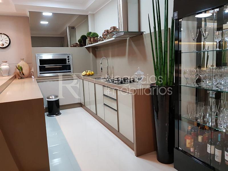 Apartamento frente mar � venda no Atlantic Paradise em Meia Praia � 4 Su�tes e 279 m� 9